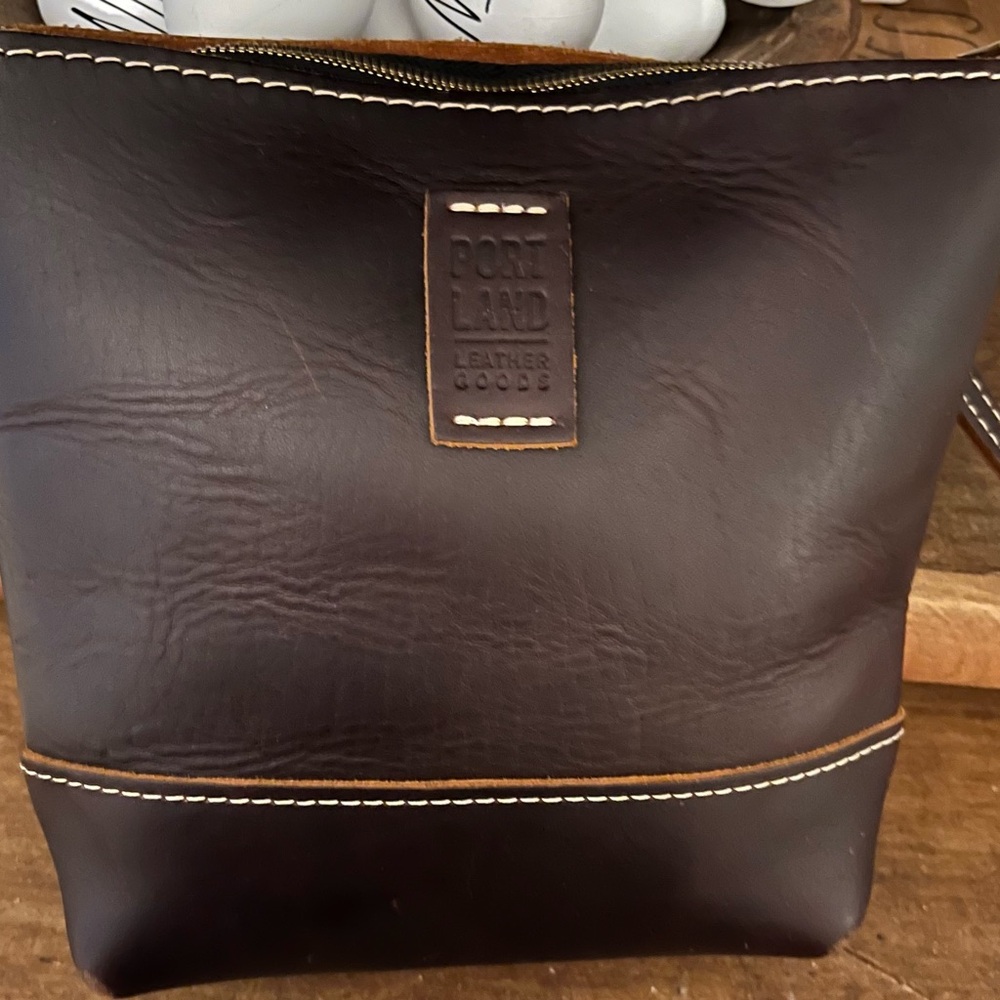Portland Leather Brown Crossbody Bag with Luxurious Leather Finish
